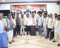 తెట్టెలపాడు నుంచి కాంగ్రెస్‌లోకి 25 కుటుంబాలు.