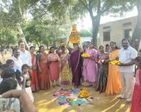 రేవల్లి పాఠశాల ప్రాంగణంలో ఘనంగా బతుకమ్మ సంబరాలు.