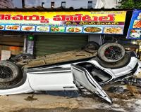 వరంగల్,కరీంనగర్ రహదారి పై రోడ్డు ప్రమాదం.