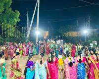 కరుణాపురంలో ఘనంగా ఎంగిలిపూల బతుకమ్మ వేడుకలు.