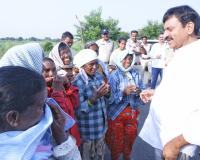 అక్కా.. ఎట్లున్నారమ్మా.