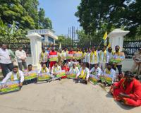 రైతులకు 24 గంటల నాణ్యమైన ఉచిత విద్యుత్ అందించాలి.