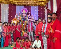 భక్తులకు అన్నప్రసాద వితరణ.. శ్రీ గణేశ దుర్గ భవాని అసోసియేషన్ సేవలు.