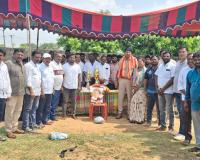 గెలుపోటములను సమానంగా స్వీకరించాలి.