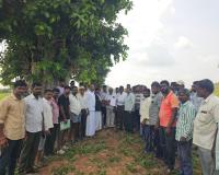 రీ- సర్వేను అడ్డుకున్న విరాయపల్లి రైతులు.