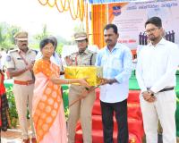 పోలీసు అమరవీరుల త్యాగాలు వెలకట్టలేనివి.