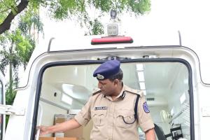తెలంగాణ గవర్నమెంట్  మొబైల్ ఫోరెన్సిక్ వ్యాన్  పంపిణీ 