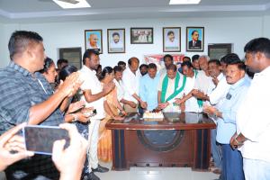 నియోజకవర్గ వ్యాప్తంగా ఘనంగా మంత్రి పొంగులేటి జన్మదిన వేడుకలు.!