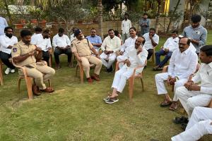 కామారెడ్డికి వెళ్లనీయకుండా ఈటల రాజేందర్ హౌస్ అరెస్ట్