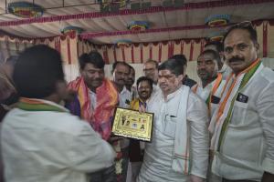 అంబాల వెంకటేశ్వర్లకు దళిత రత్న పురస్కారం.