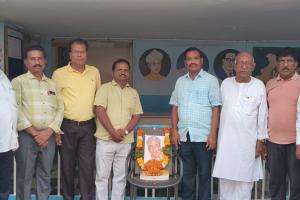 మహాకవి శ్రీశ్రీ అభ్యుదయ సాహిత్యానికి దిక్సూచి.