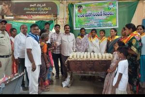 సత్యసాయి సేవా సమితి ఆధ్వర్యంలో ఉచిత మజ్జిగ పంపిణీ.