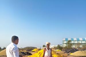 ధాన్యం కొనుగోళ్లలో ప్రభుత్వ నిర్లక్ష్యం.