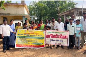 శాలపల్లి గ్రామంలో ప్రైవేట్ పాఠశాల బస్సుల ప్రవేశానికి నిషేధం.