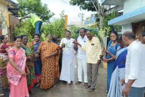 ఐదవ వార్డులో విస్తృతంగా మొక్కల పంపిణీ.