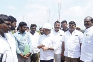 పేద విద్యార్థులకు అంతర్జాతీయ స్థాయి విద్యే లక్ష్యం.