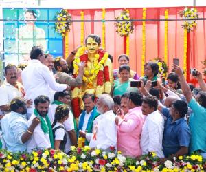 మూడు దశాబ్దాలైనా వంగవీటి మోహనరంగ జ్ఞాపకం చెరగలేదు.