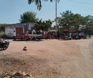 పీచరలో కూరగాయల మార్కెట్‌కు స్థల పరిశీలన