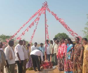 పెద్దమందడిలో ఘనంగా మేడే వేడుకలు.