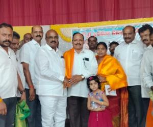 పెద్దమందడి సింగిల్ విండో సీఈవో జగదీశ్వర్ రెడ్డికి ఘన వీడ్కోలు.